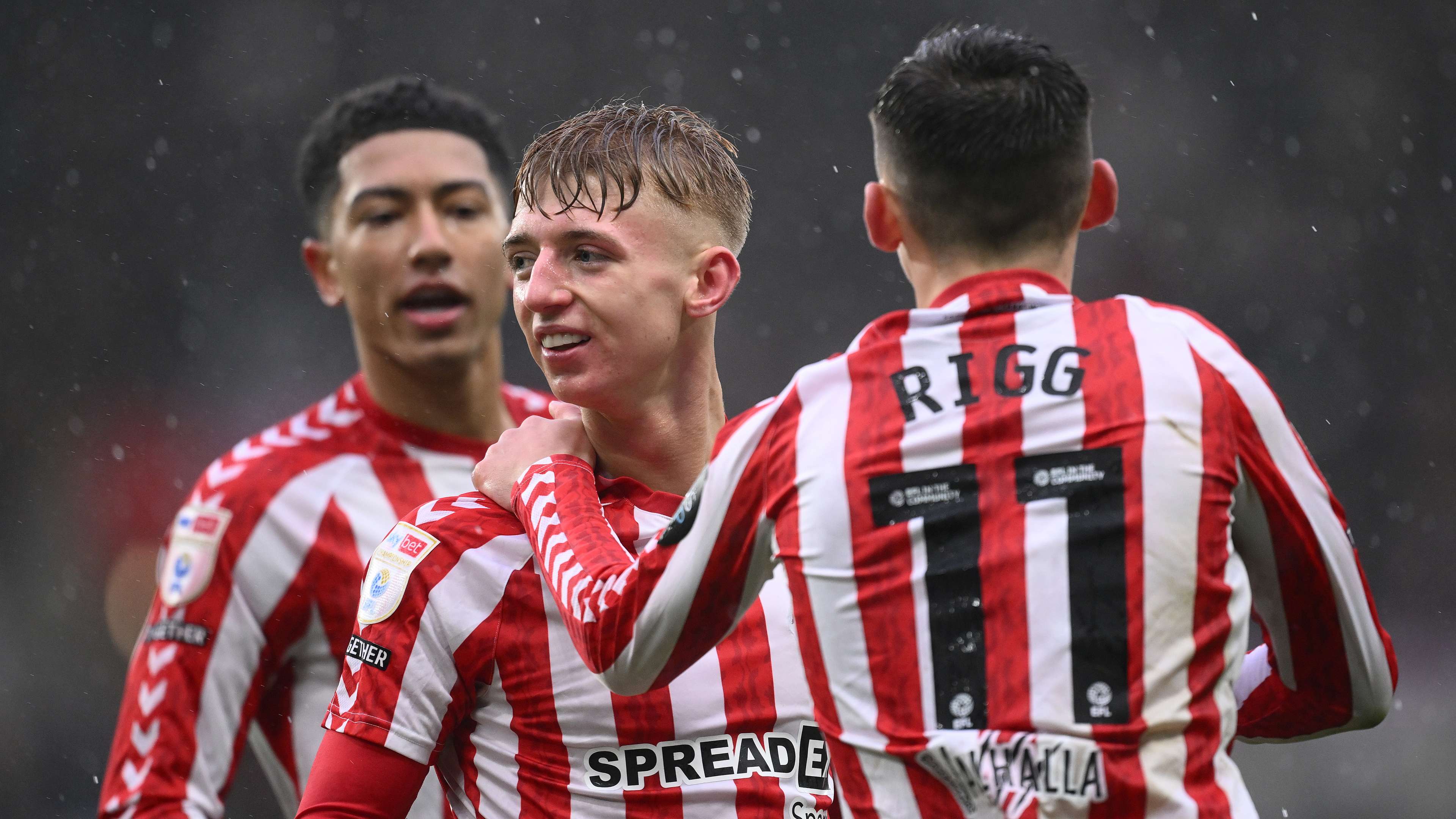 70秒带你了解“冰上尖刀”短道速滑.